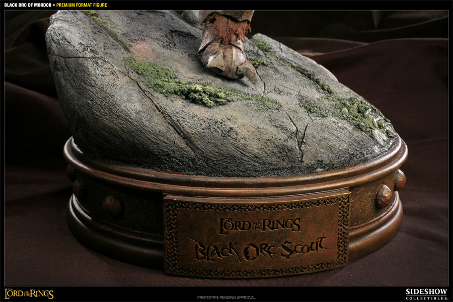 The Lord of the Rings Black Orc of Mordor Premium Format™ Figure  Collector Edition View 11