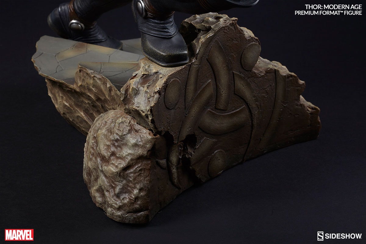 Marvel Thor Premium Format™ Figure  (Prototype Shown) View 10