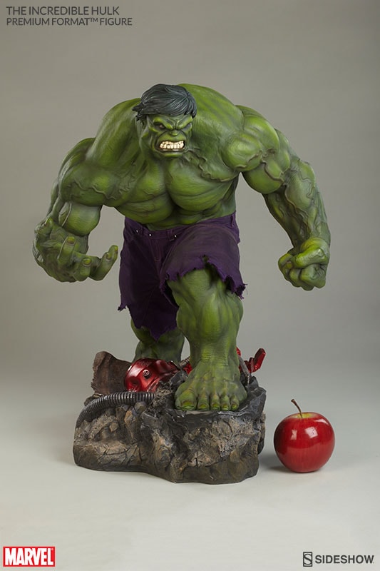 Incredible Hulk Premium Format Figure - Midtown Comics