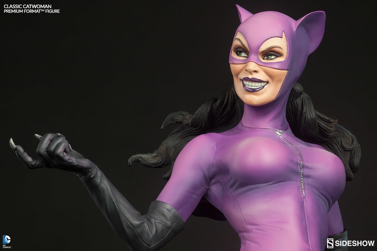 DC Comics Classic Catwoman Premium Format™ Figure  View 7