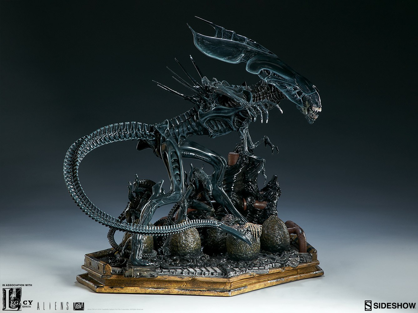 Aliens Alien Queen Maquette by Sideshow Collectibles