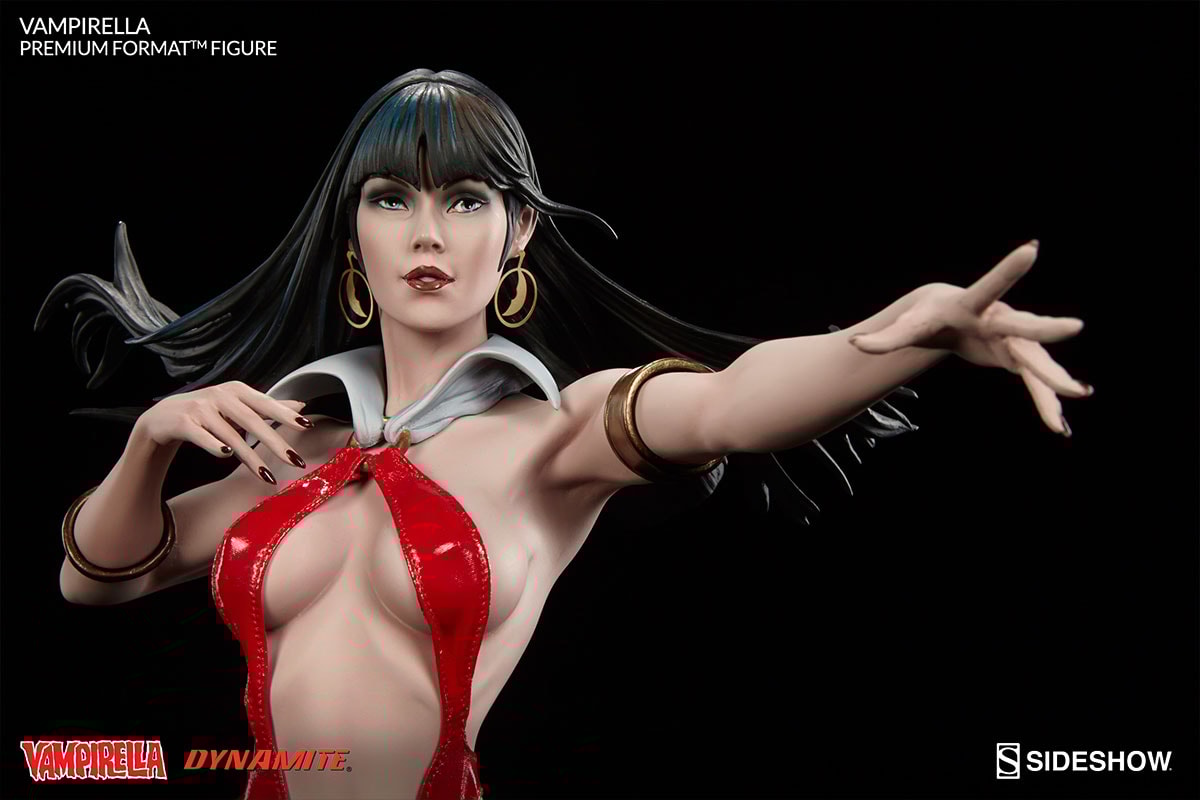Vampirella Collector Edition View 8