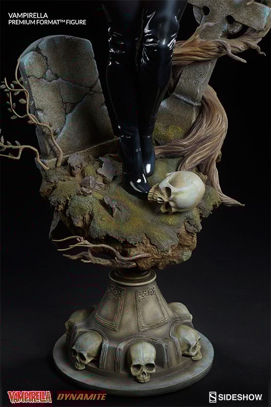 Vampirella Collector Edition View 9