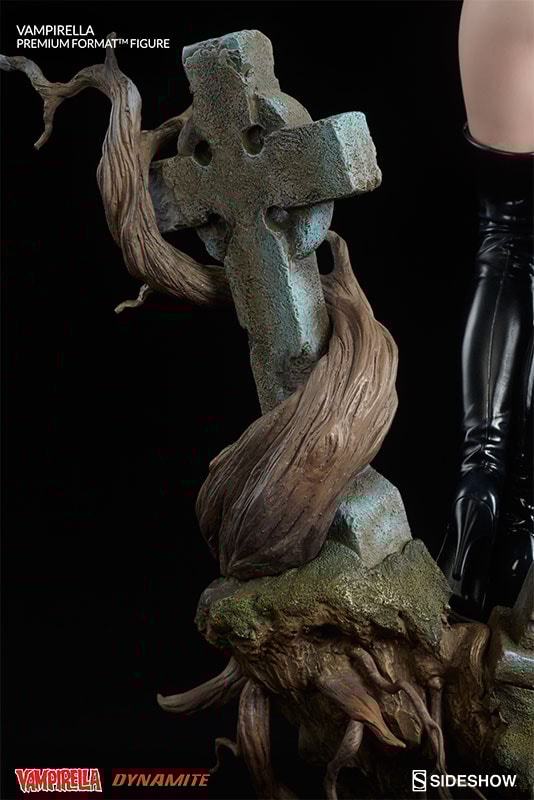 Vampirella Collector Edition View 10
