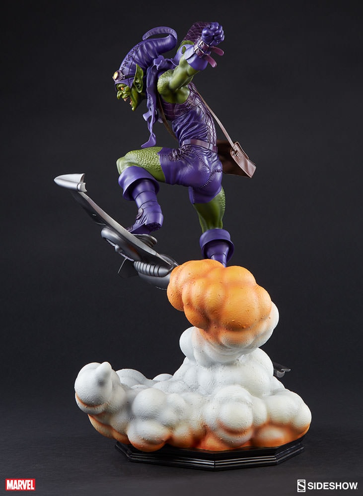 Marvel Green Goblin Premium Format™ Figure  View 9