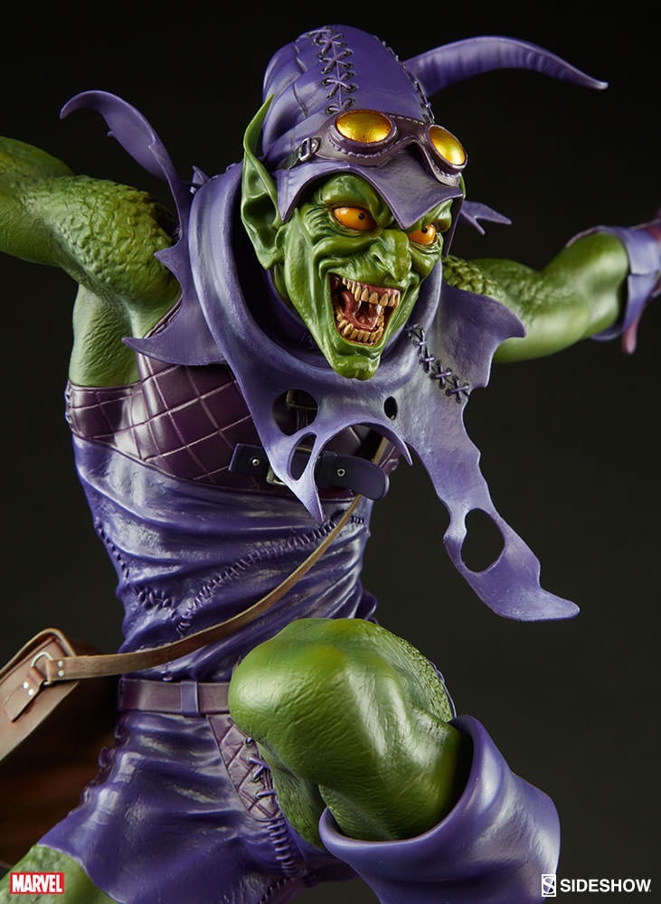 Marvel Green Goblin Premium Format™ Figure  View 11