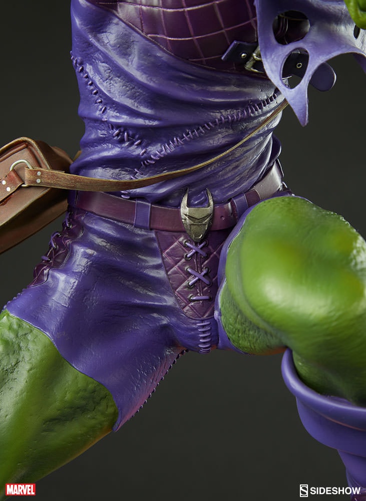 Marvel Green Goblin Premium Format™ Figure  View 12