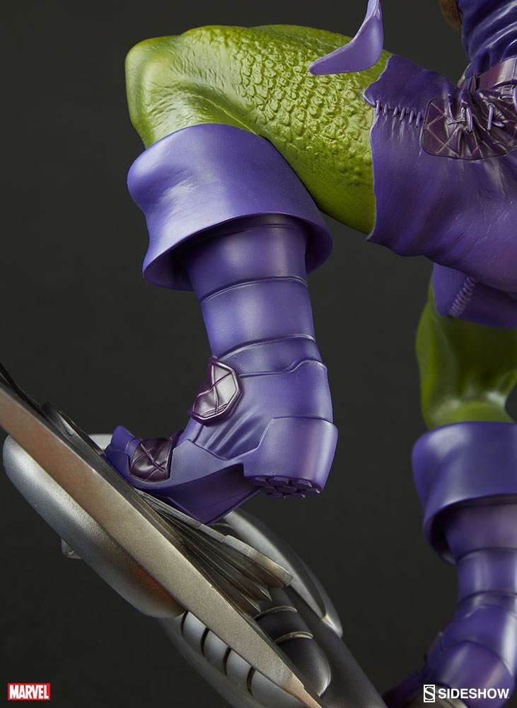 Marvel Green Goblin Premium Format™ Figure  View 14