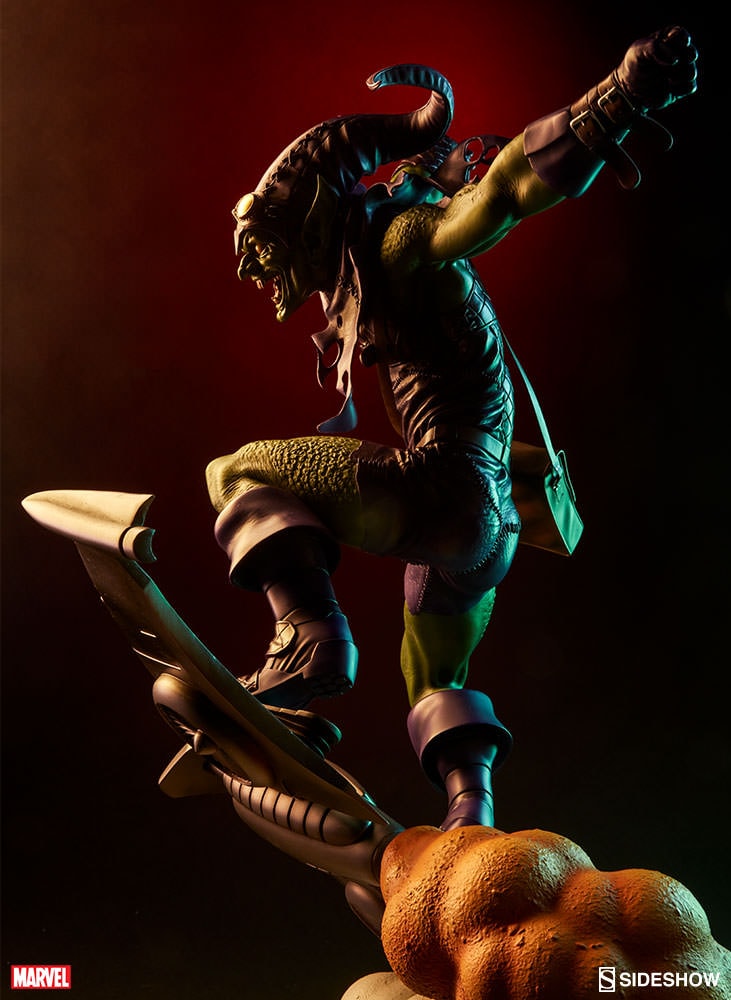 Marvel Green Goblin Premium Format™ Figure  View 22