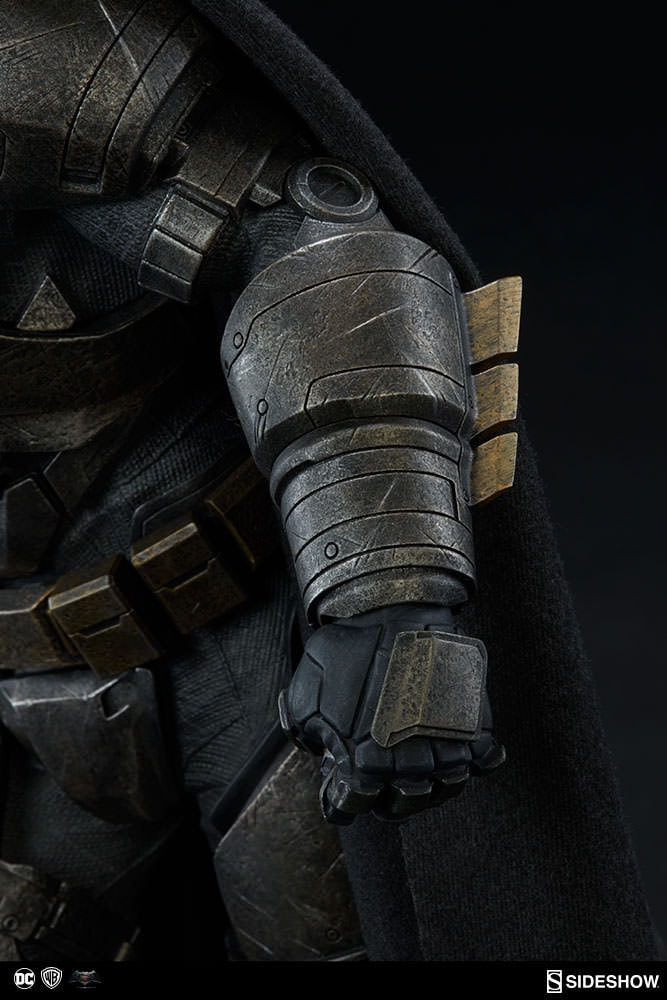 Armored Batman Collector Edition View 12