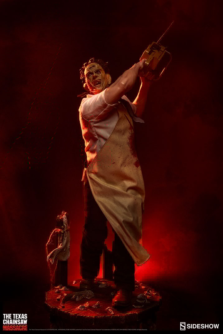Texas Chainsaw Massacre Leatherface Premium Format™ Figure  Collector Edition View 2