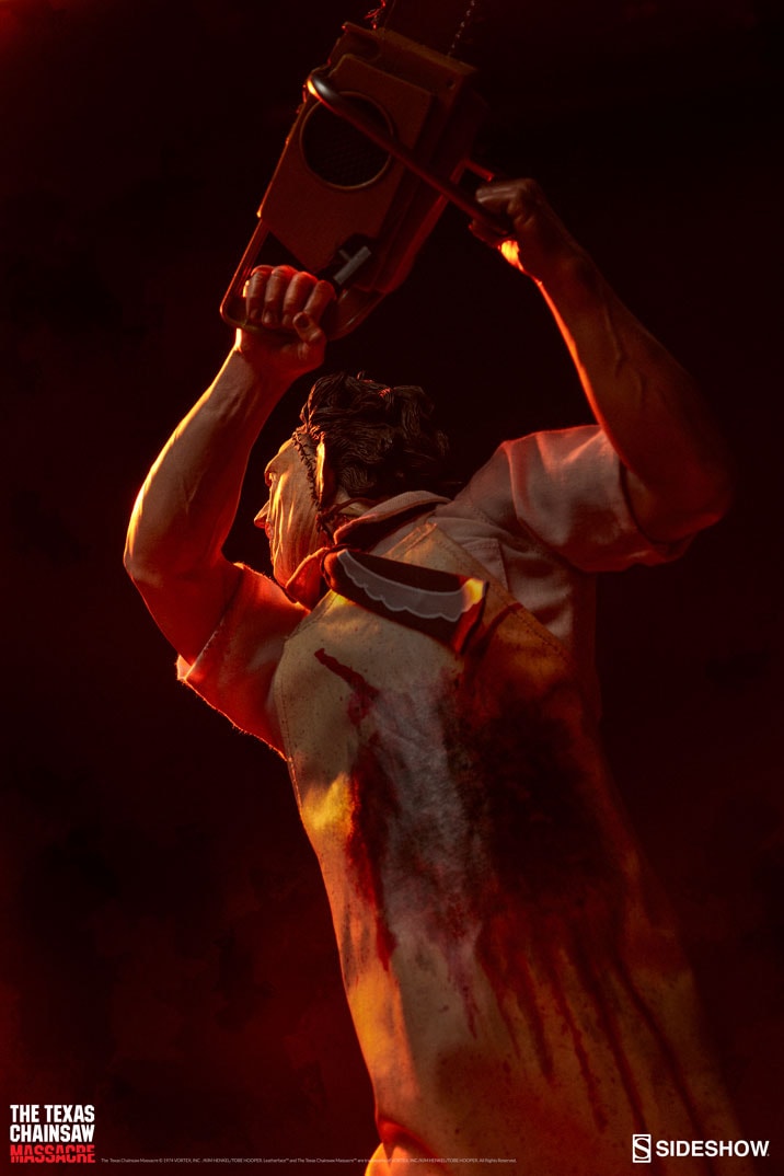 Texas Chainsaw Massacre Leatherface Premium Format™ Figure  Collector Edition View 4