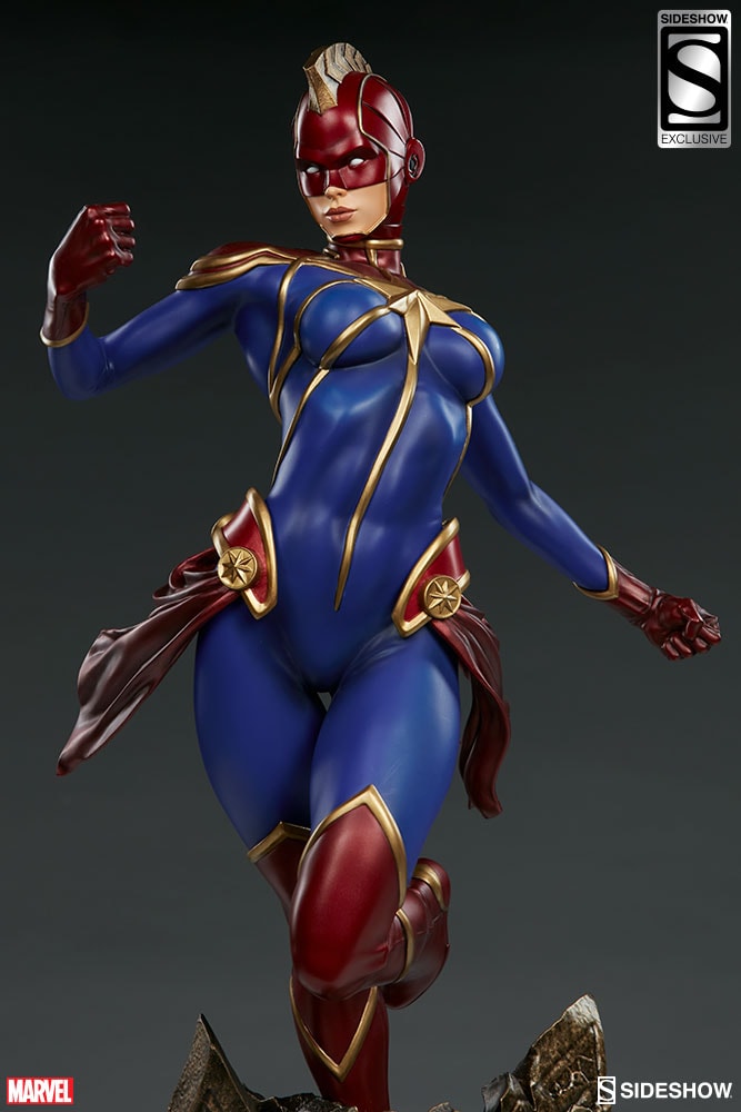 Captain Marvel Exclusive Edition View 4