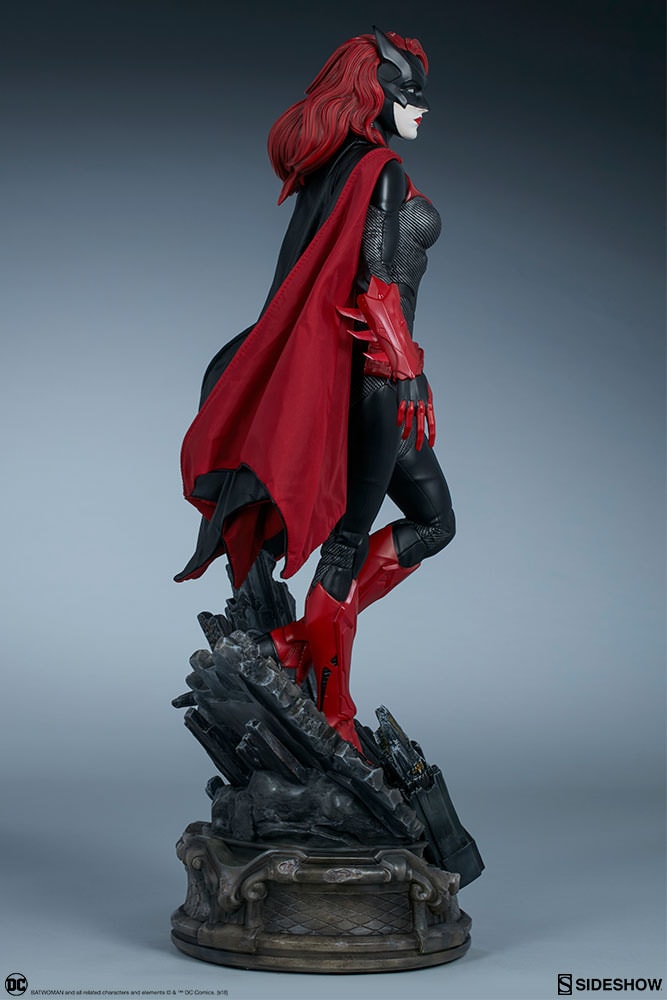 DC Comics Batwoman Premium Format™ Figure  Collector Edition View 9