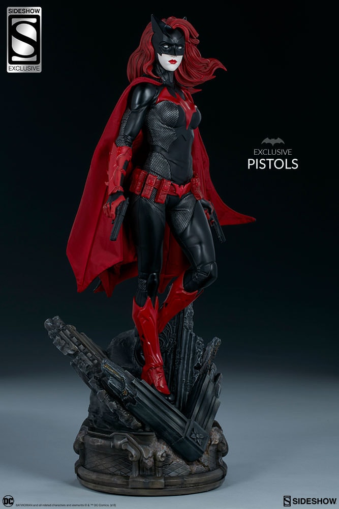 DC Comics Batwoman Premium Format™ Figure  Exclusive Edition View 1