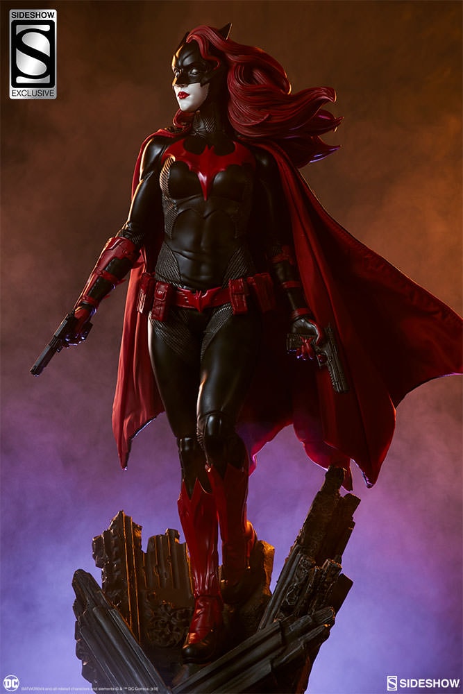 DC Comics Batwoman Premium Format™ Figure  Exclusive Edition View 4