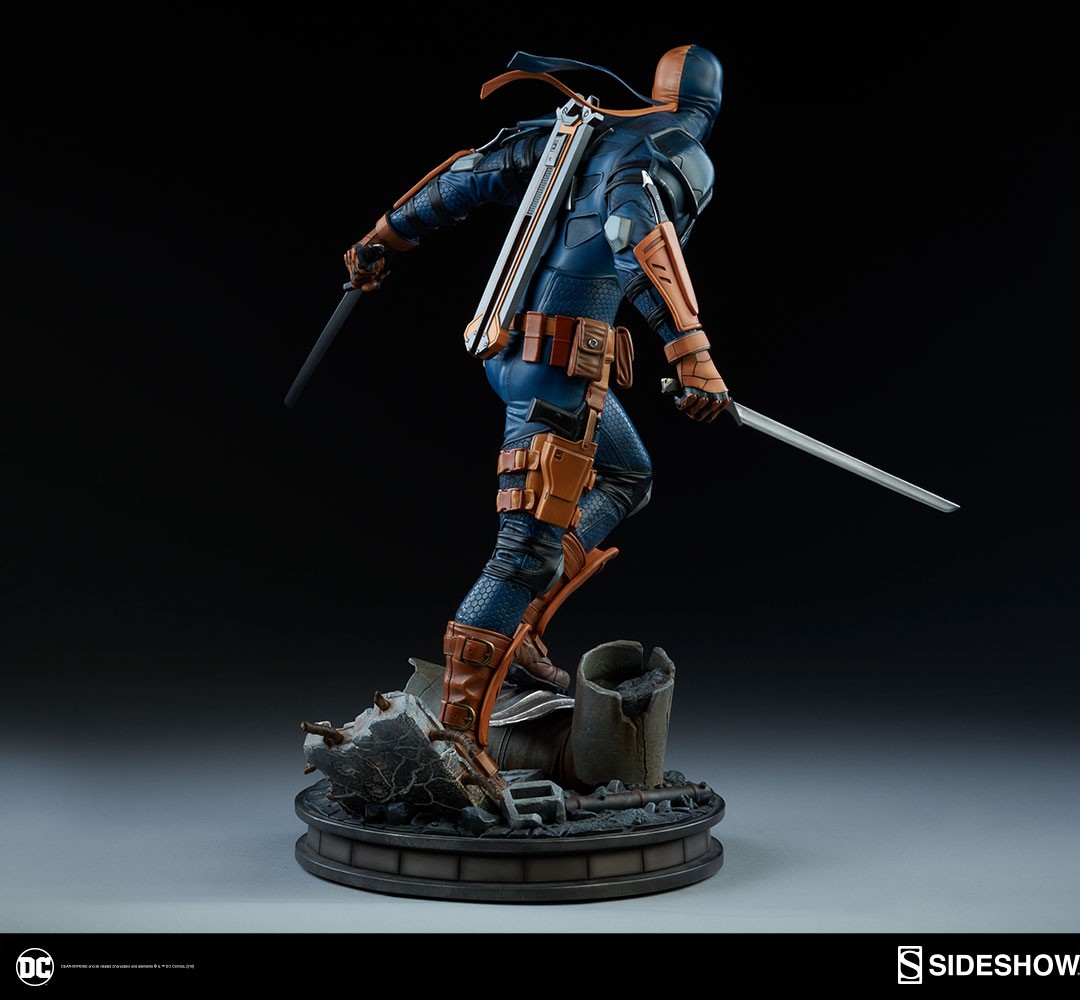 DC Comics Deathstroke  Premium Format™ Figure  Collector Edition View 8