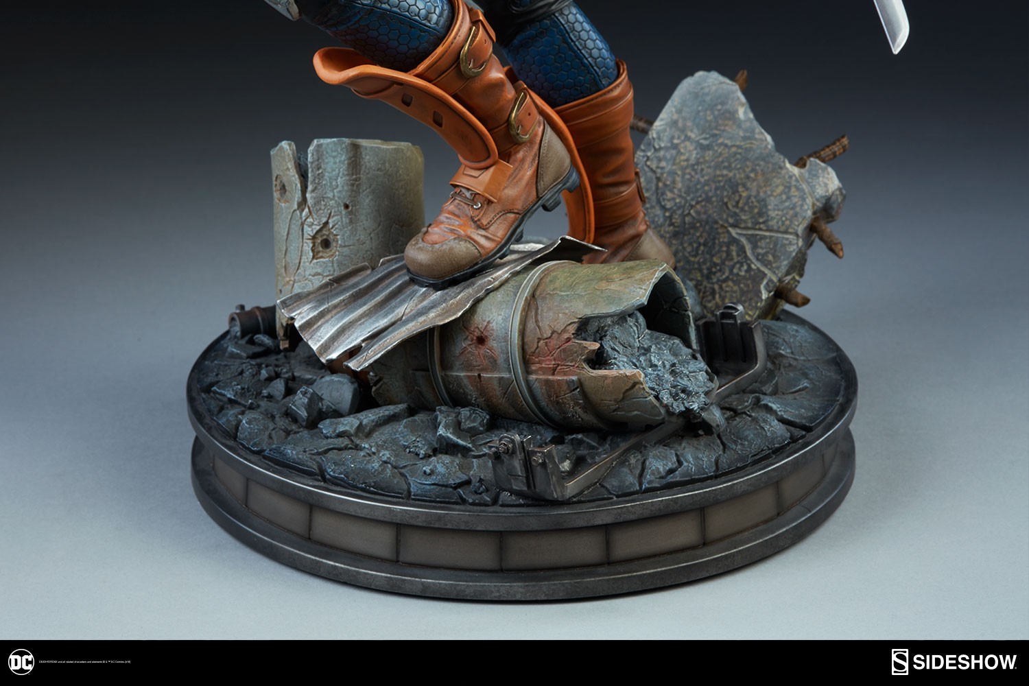 DC Comics Deathstroke  Premium Format™ Figure  Collector Edition View 20