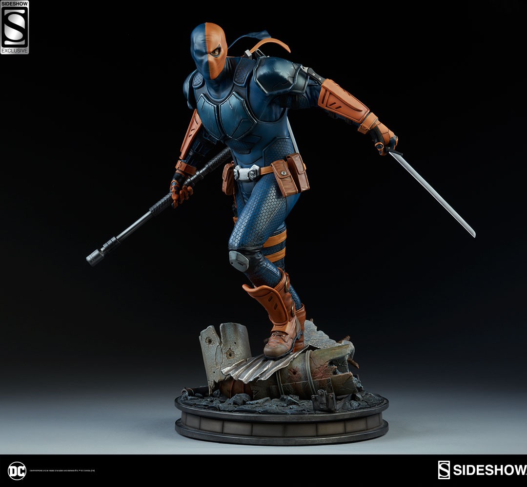 DC Comics Deathstroke  Premium Format™ Figure  Exclusive Edition View 1