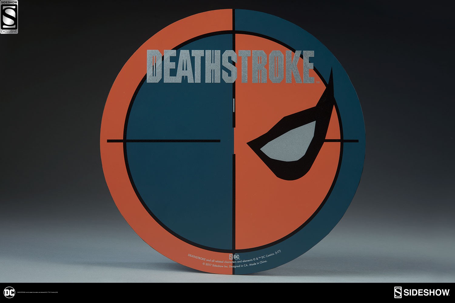 DC Comics Deathstroke  Premium Format™ Figure  Exclusive Edition View 4