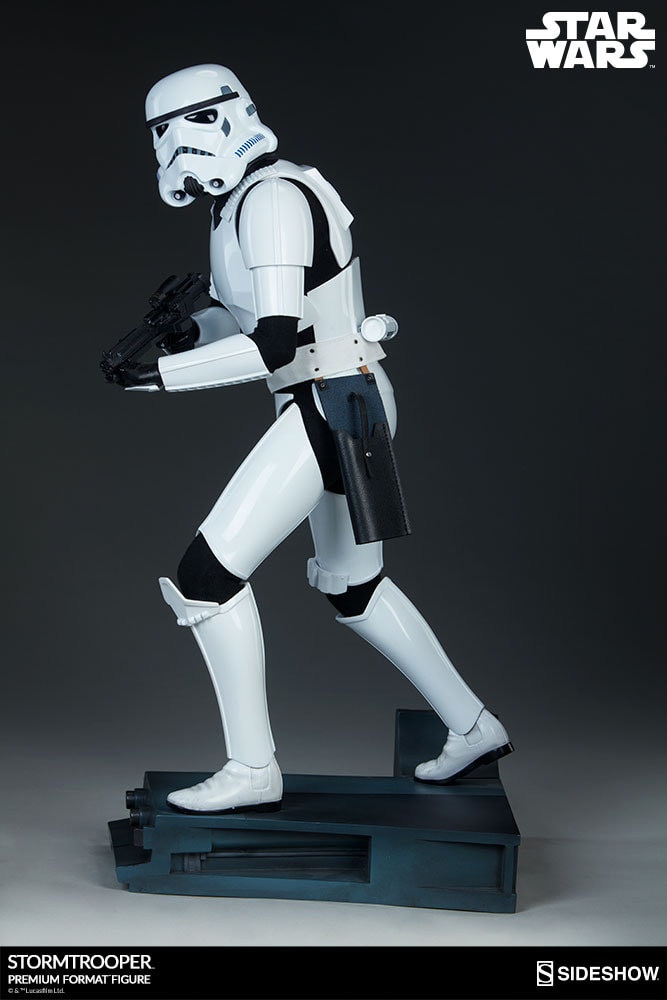 https://www.sideshow.com/cdn-cgi/image/quality=90,f=auto/https://www.sideshow.com/storage/product-images/300526/stormtrooper_star-wars_gallery_5c4d0521f0c73.jpg