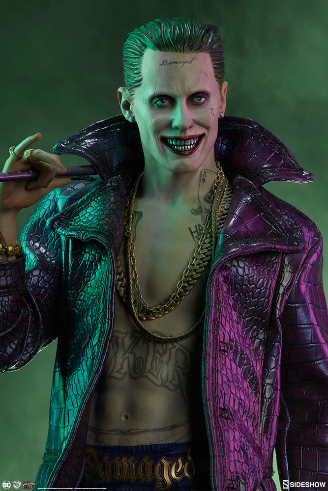 DC Comics The Joker Premium Format™ Figure  Collector Edition View 2