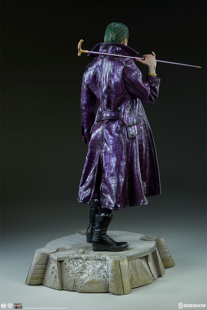 DC Comics The Joker Premium Format(TM) Figure by Sideshow Co
