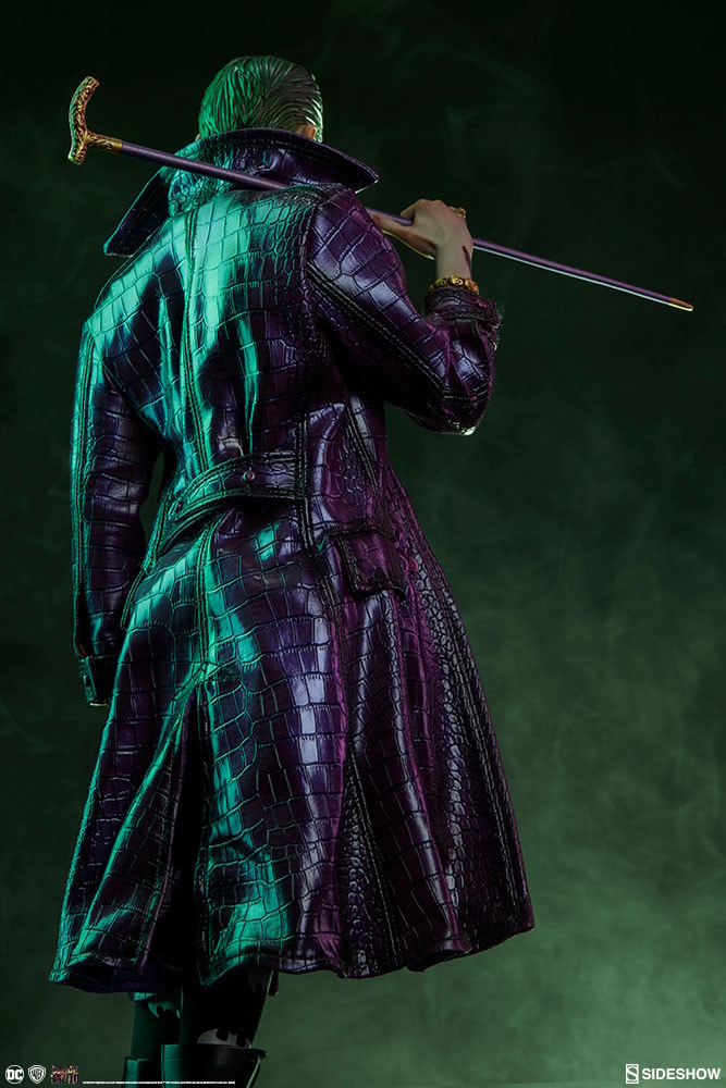 DC Comics The Joker Premium Format™ Figure  Exclusive Edition View 3