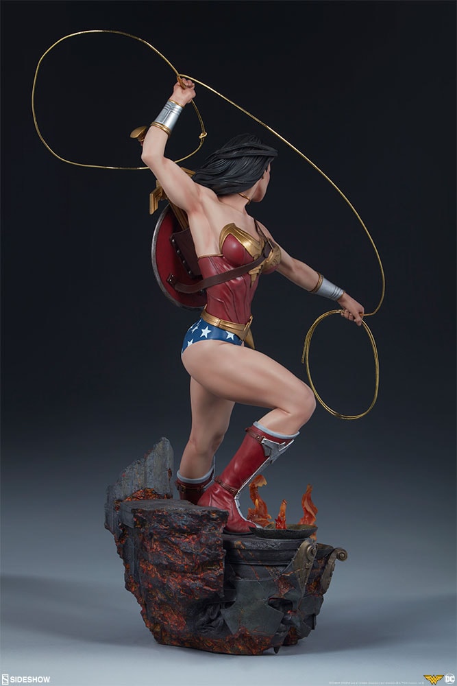 Wonder Woman Sixth Scale Figure by Sideshow Collectibles