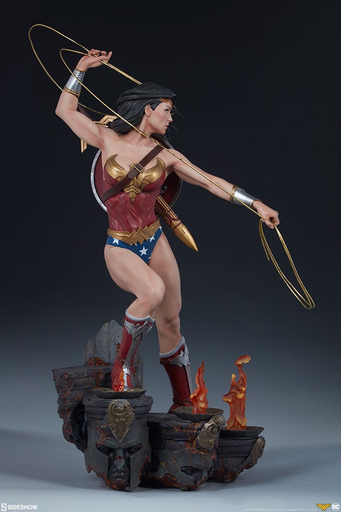 DC Comics Wonder Woman Premium Format™ Figure  Collector Edition View 9