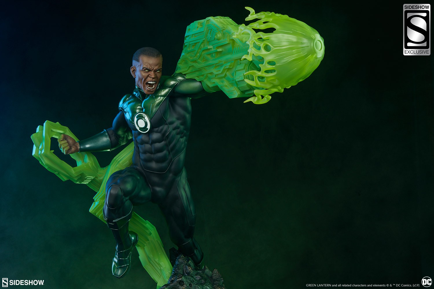 DC Comics Green Lantern Premium Format™ Figure  Exclusive Edition View 4