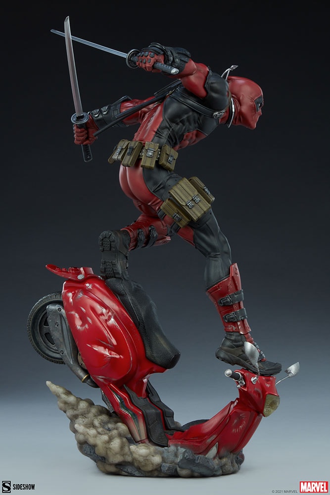 Deadpool Premium Format™ Figure by Sideshow Collectibles