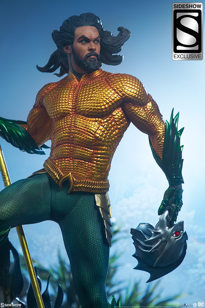 DC Comics Aquaman Premium Format™ Figure  Exclusive Edition View 3