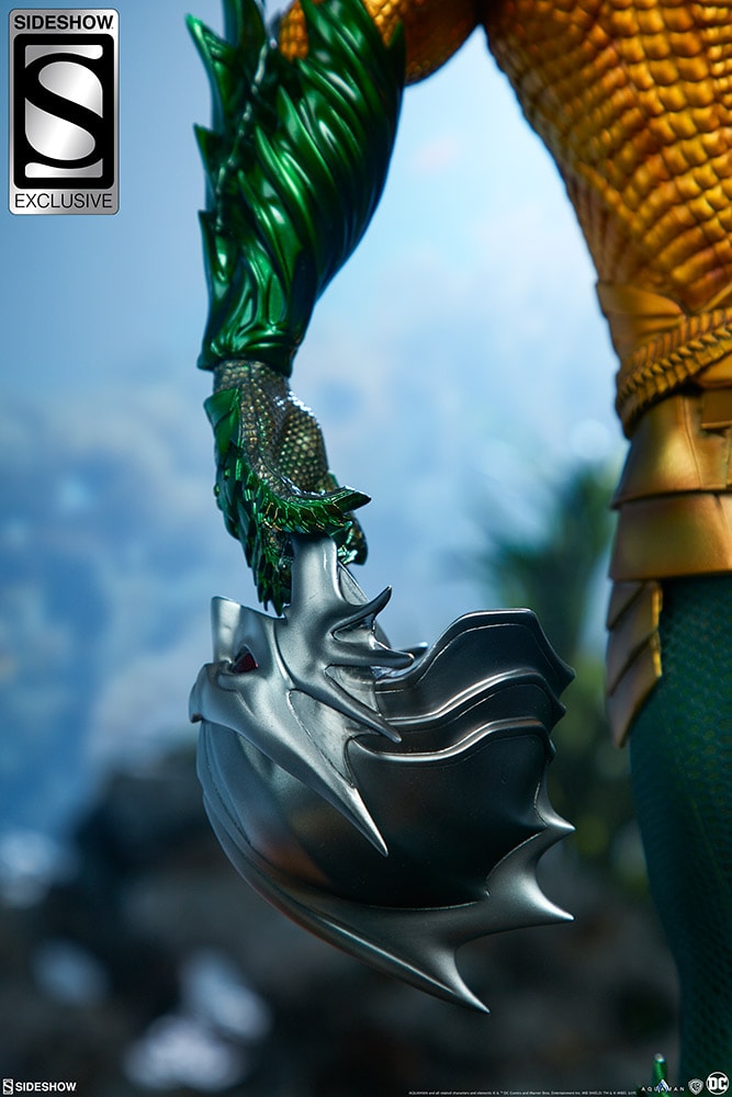 DC Comics Aquaman Premium Format™ Figure  Exclusive Edition View 4