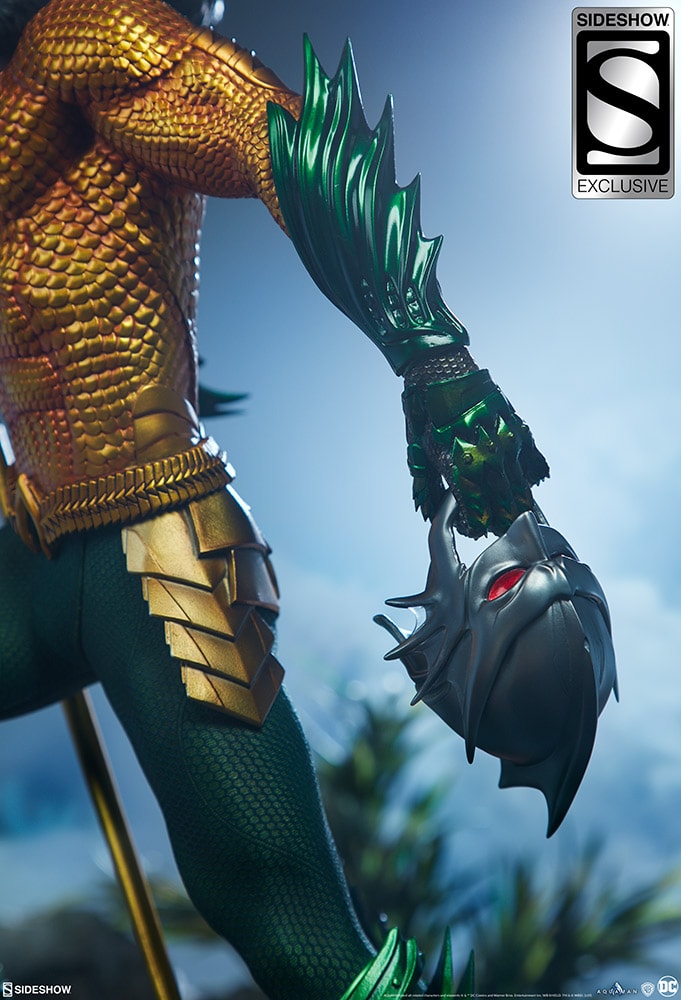DC Comics Aquaman Premium Format™ Figure  Exclusive Edition View 6