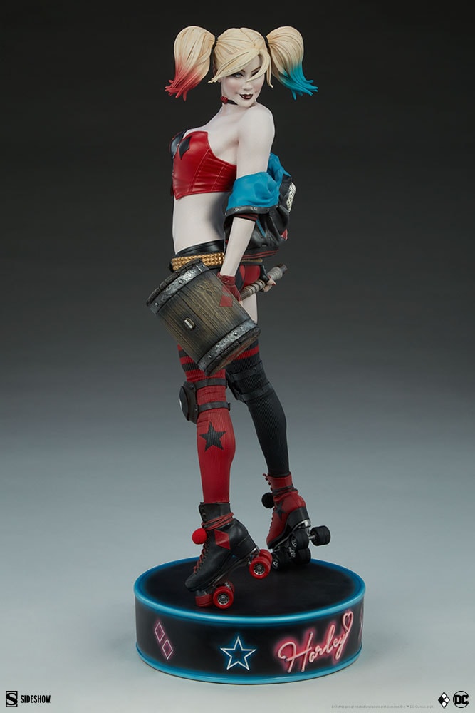 Harley Quinn: Hell on Wheels Collector Edition View 5