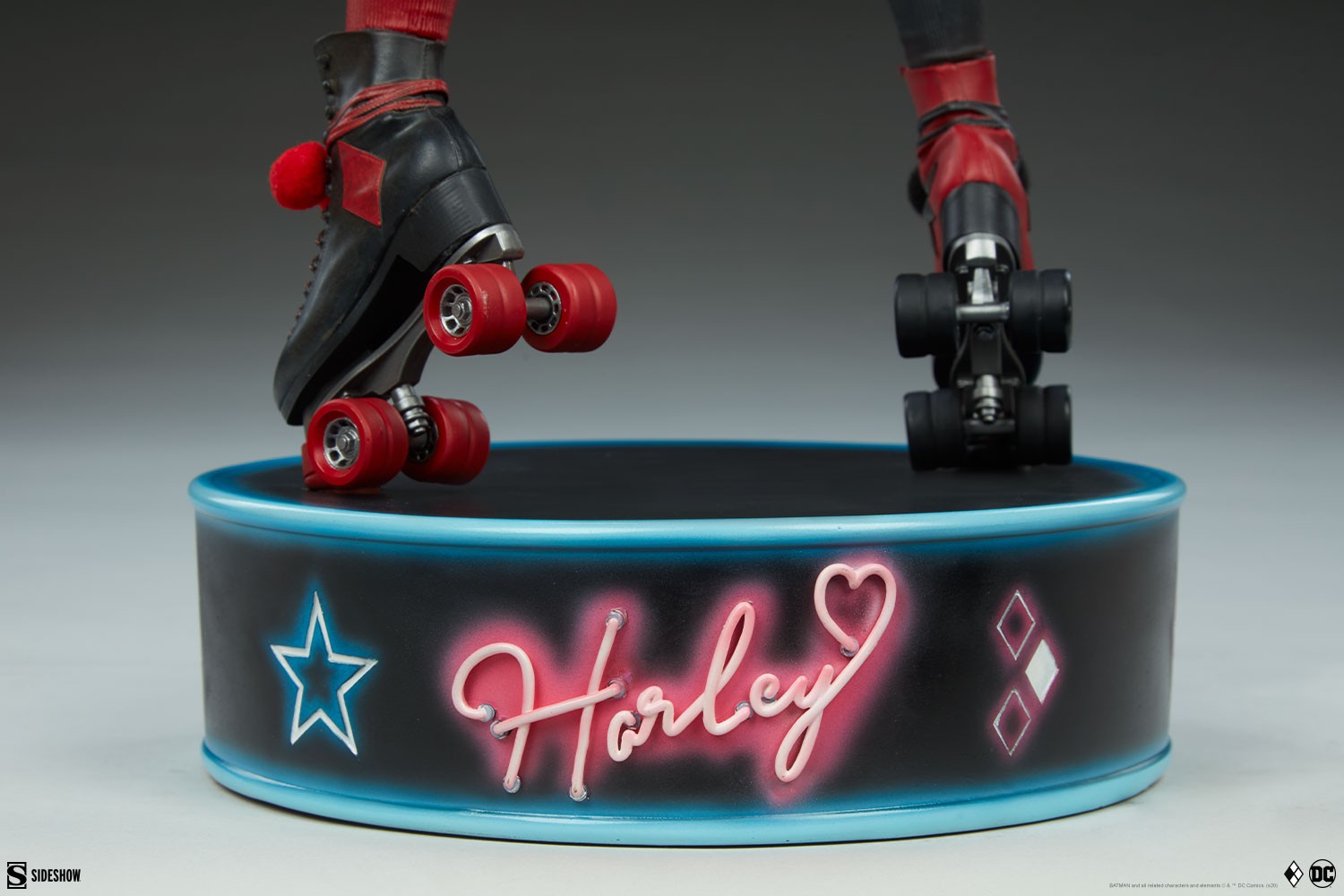 Harley Quinn: Hell on Wheels Collector Edition View 21