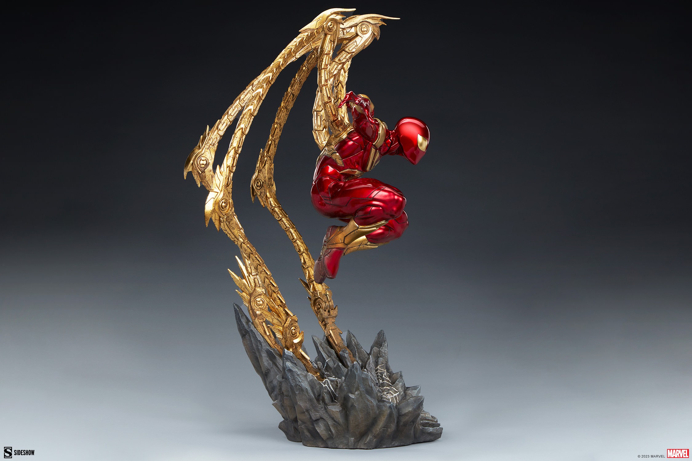 Iron Spider Premium Format Figure by Sideshow Sideshow Collectibles