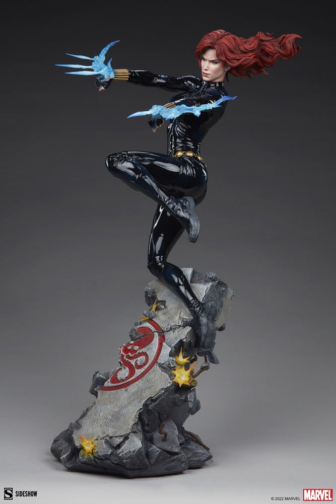 Black Widow Premium Format Figure | Sideshow Collectibles