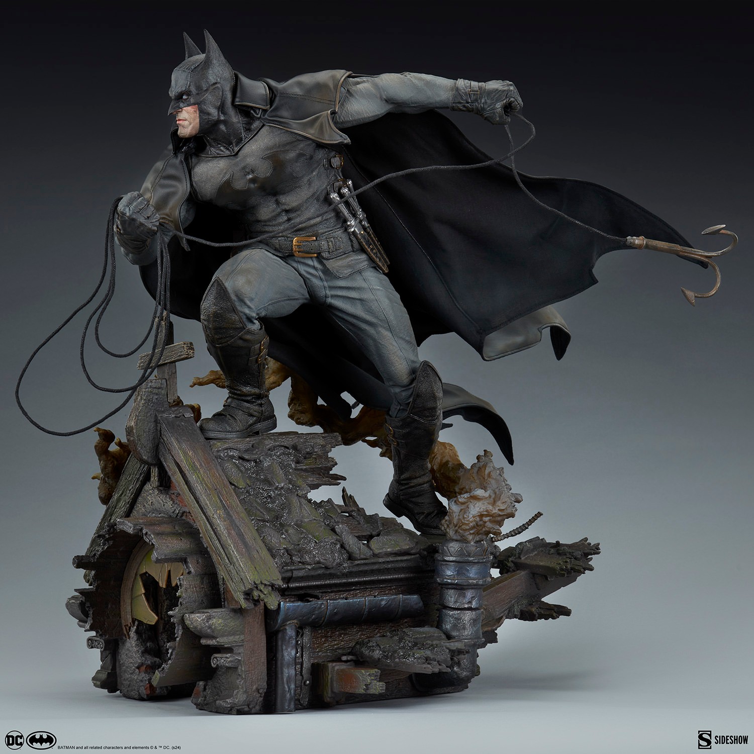商品画像：Amazon.com: Mezco Toyz Batman Gotham by Gaslight Action 1
