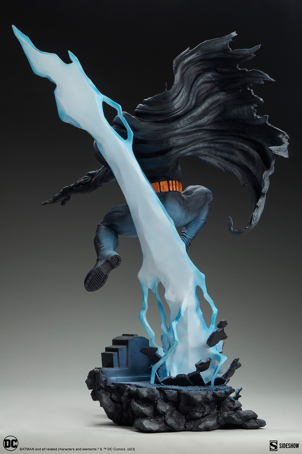 Batman: The Dark Knight Returns Premium Format(TM) Figure | Sideshow  Collectibles