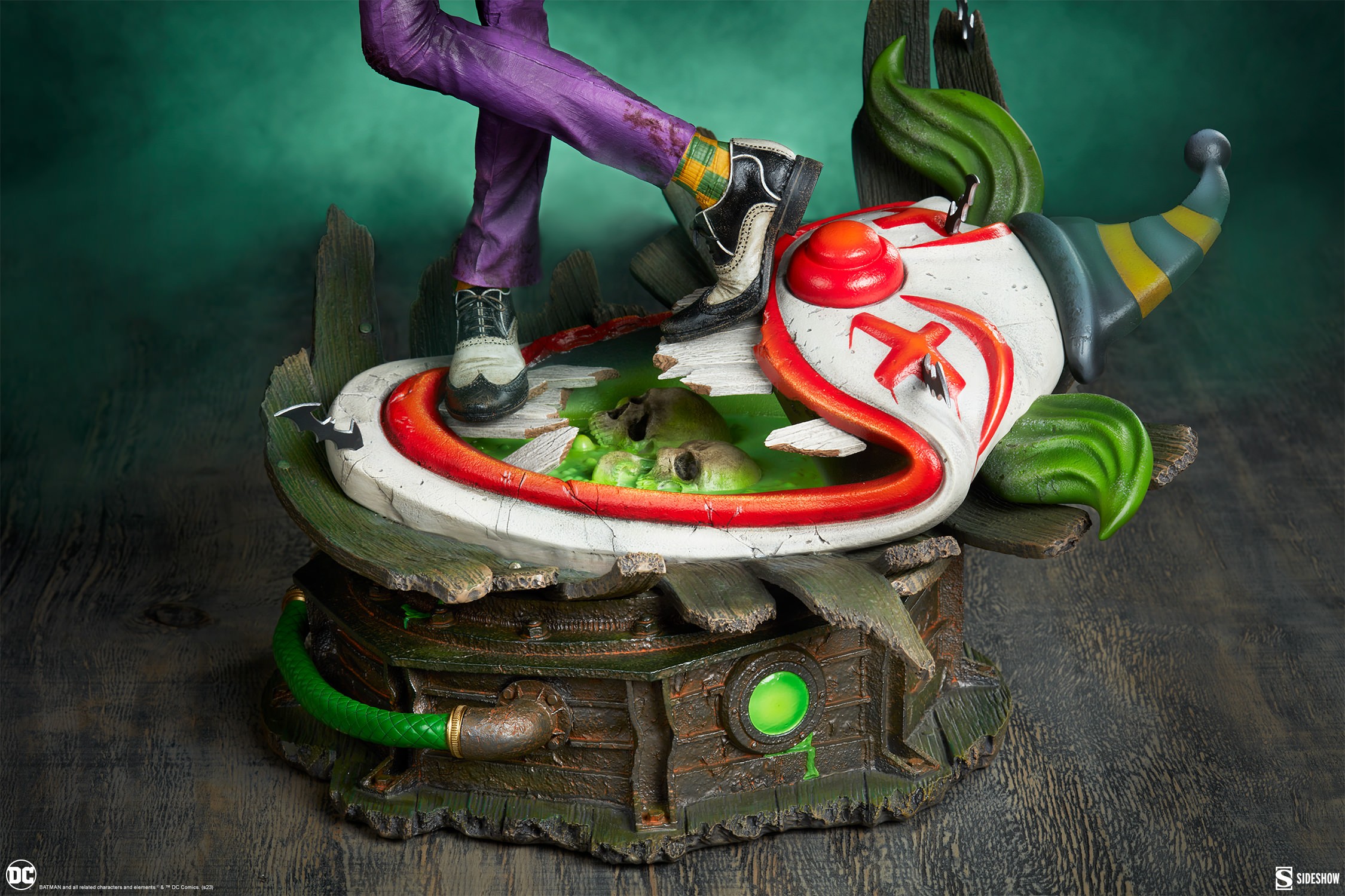 The Joker Premium Format Figure | Sideshow Collectibles