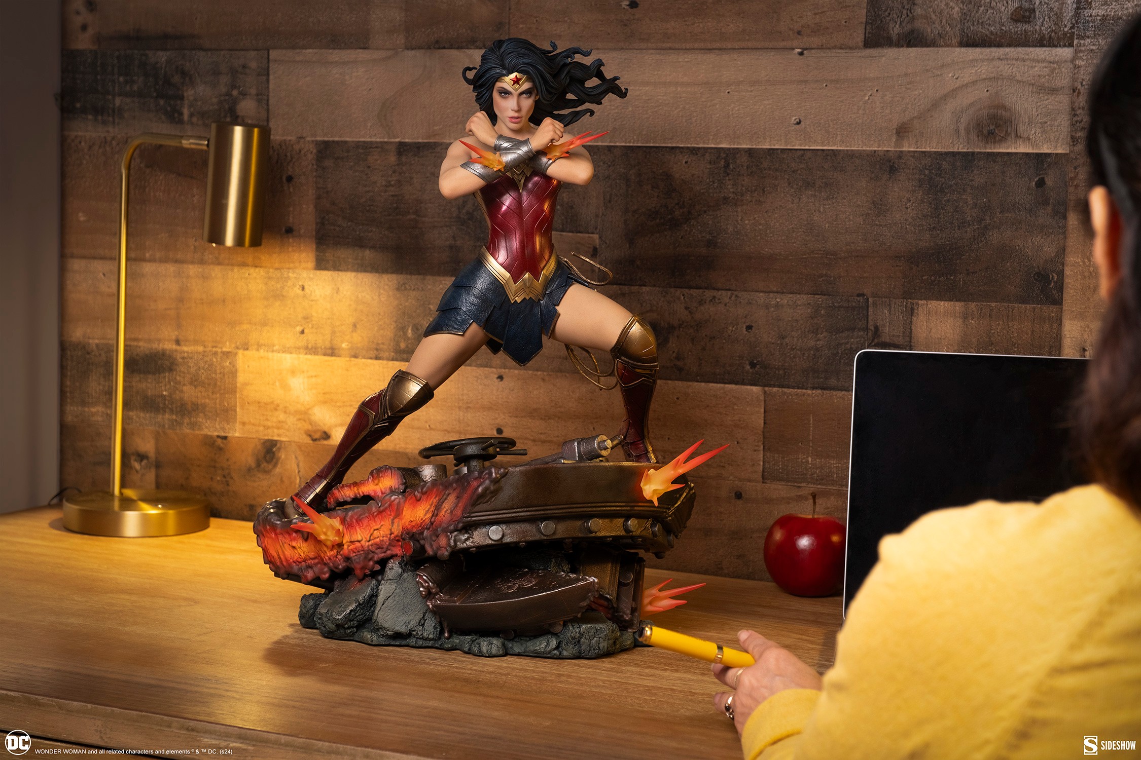 DC Comics Wonder Woman: Saving the Day Premium Format™ Figure  (Prototype Shown) View 1