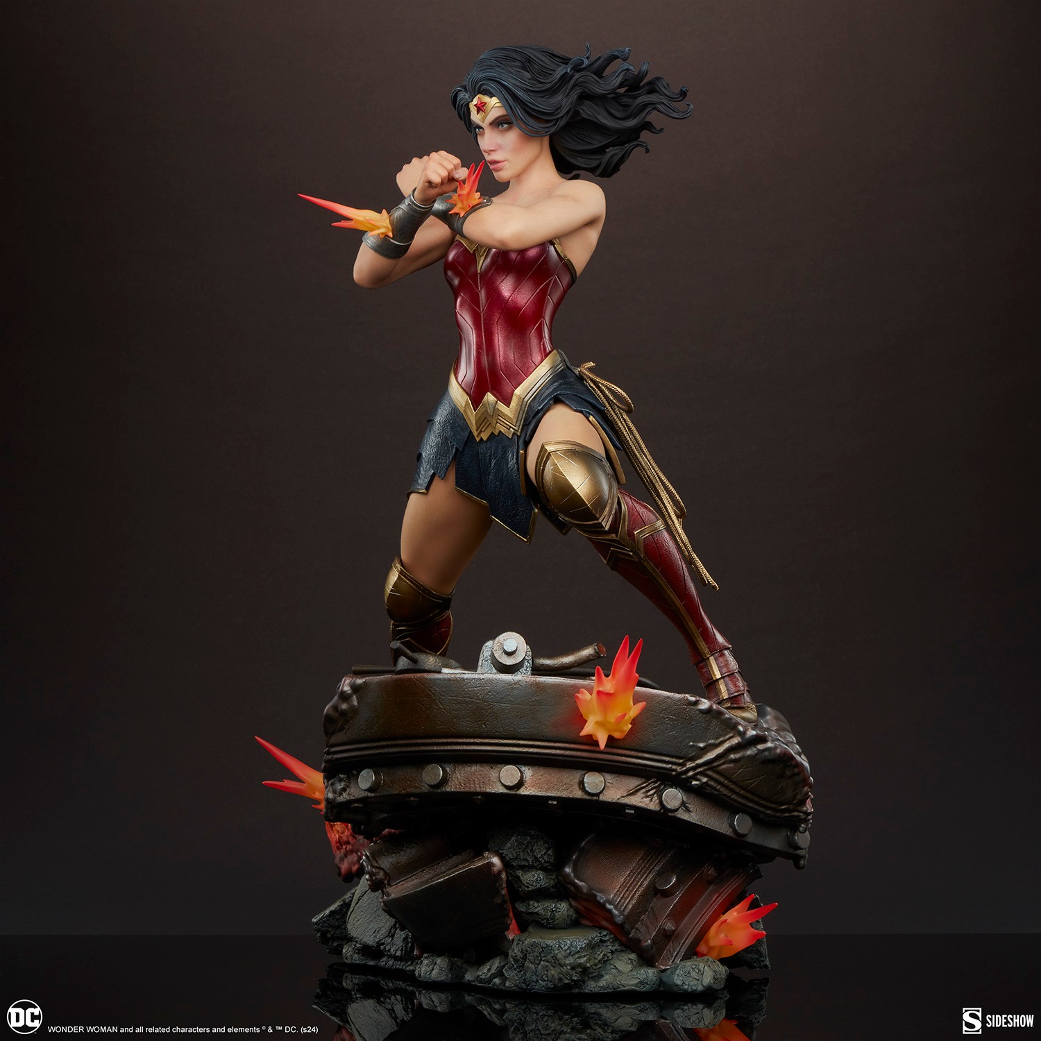 DC Comics Wonder Woman: Saving the Day Premium Format™ Figure  (Prototype Shown) View 9