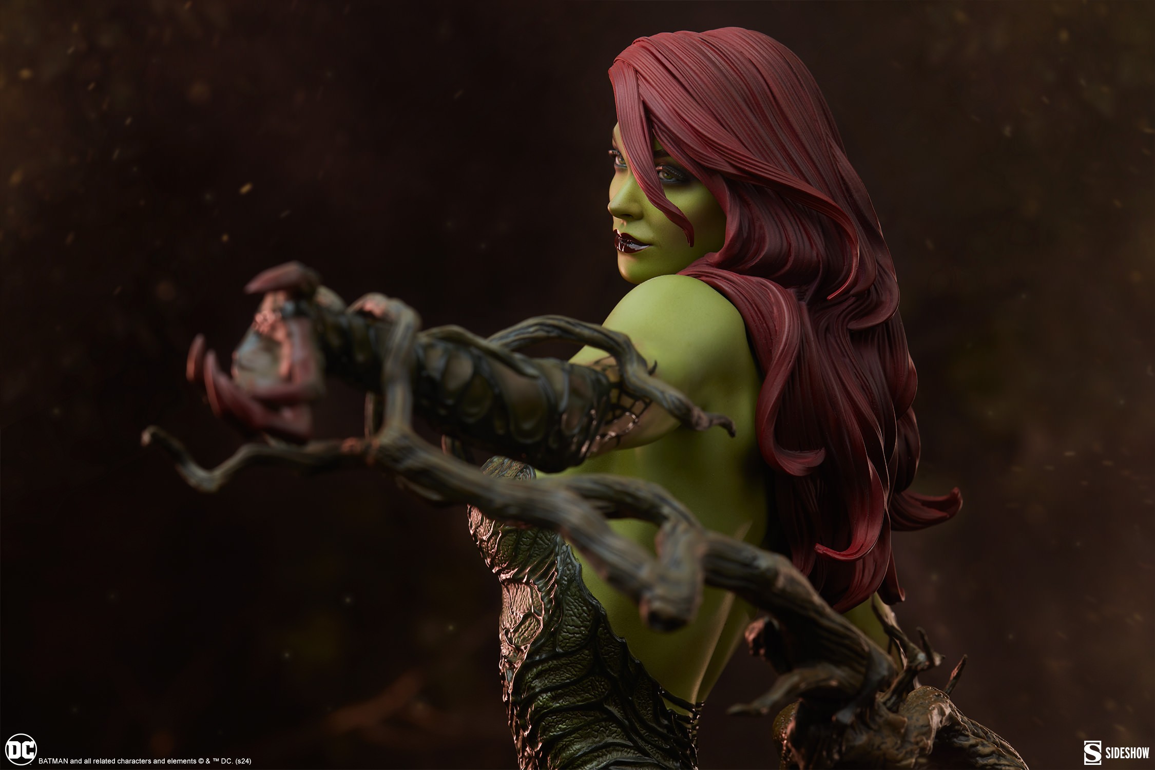 DC Comics Poison Ivy: Deadly Nature (Green Variant) Premium Format™ Figure  Exclusive Edition (Prototype Shown) View 3