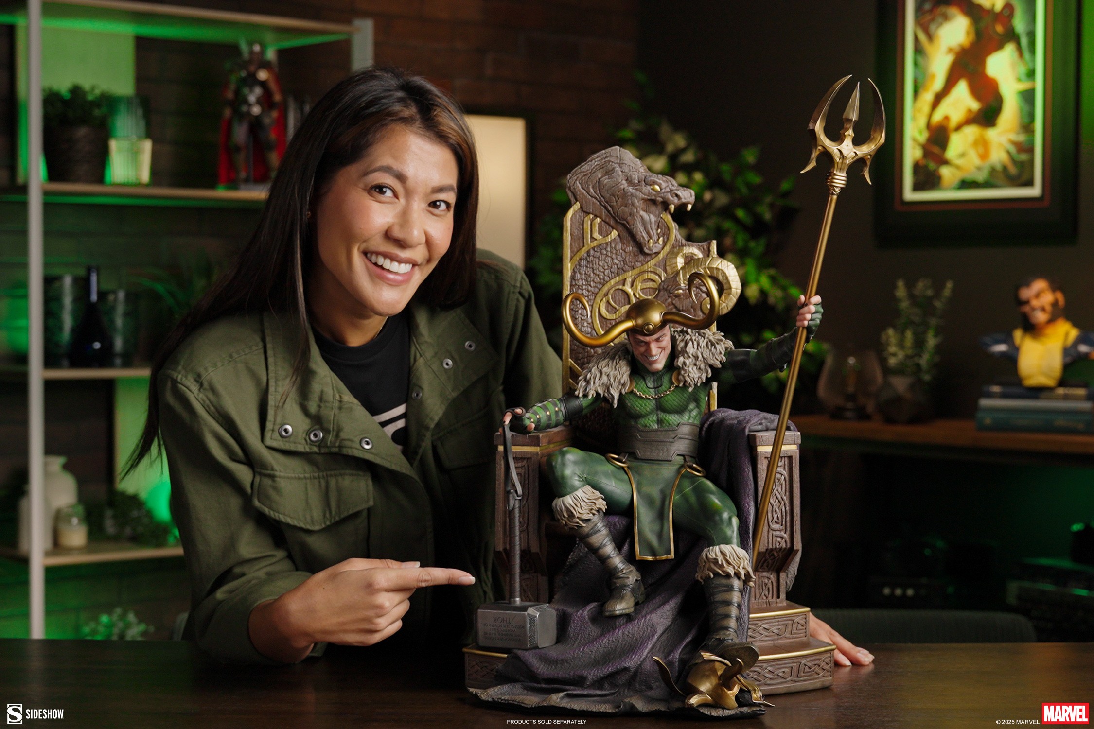 Loki Exclusive Premium Format™ Figure by Sideshow Collectibles