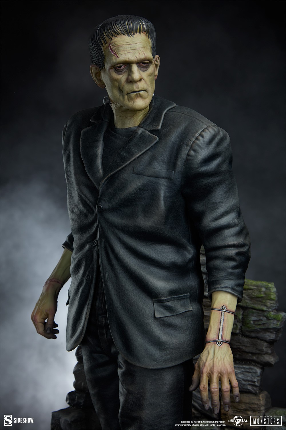 Universal Monsters Frankenstein Premium Format™ Figure  Collector Edition (Prototype Shown) View 10