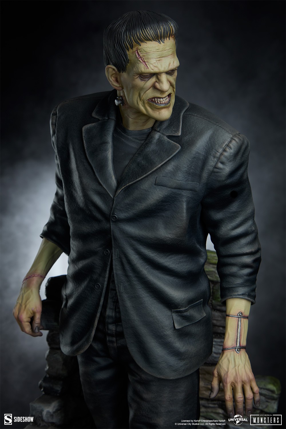 Universal Monsters Frankenstein Premium Format™ Figure  Collector Edition (Prototype Shown) View 11