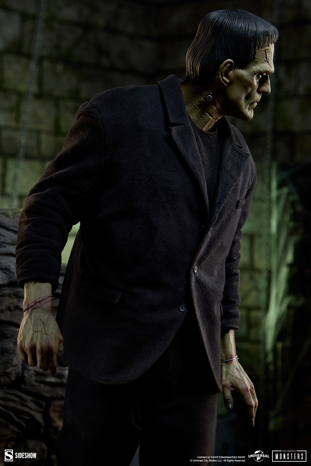 Universal Monsters Frankenstein Premium Format™ Figure  (Prototype Shown) View 5