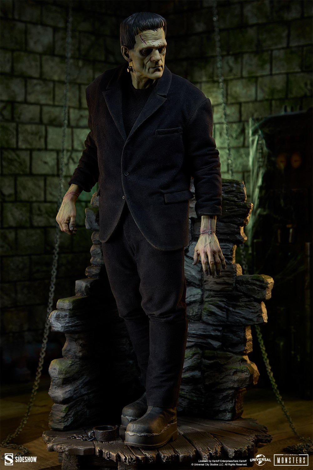 Universal Monsters Frankenstein Premium Format™ Figure  (Prototype Shown) View 6